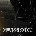 YUŰ/VO - GLASS ROOM